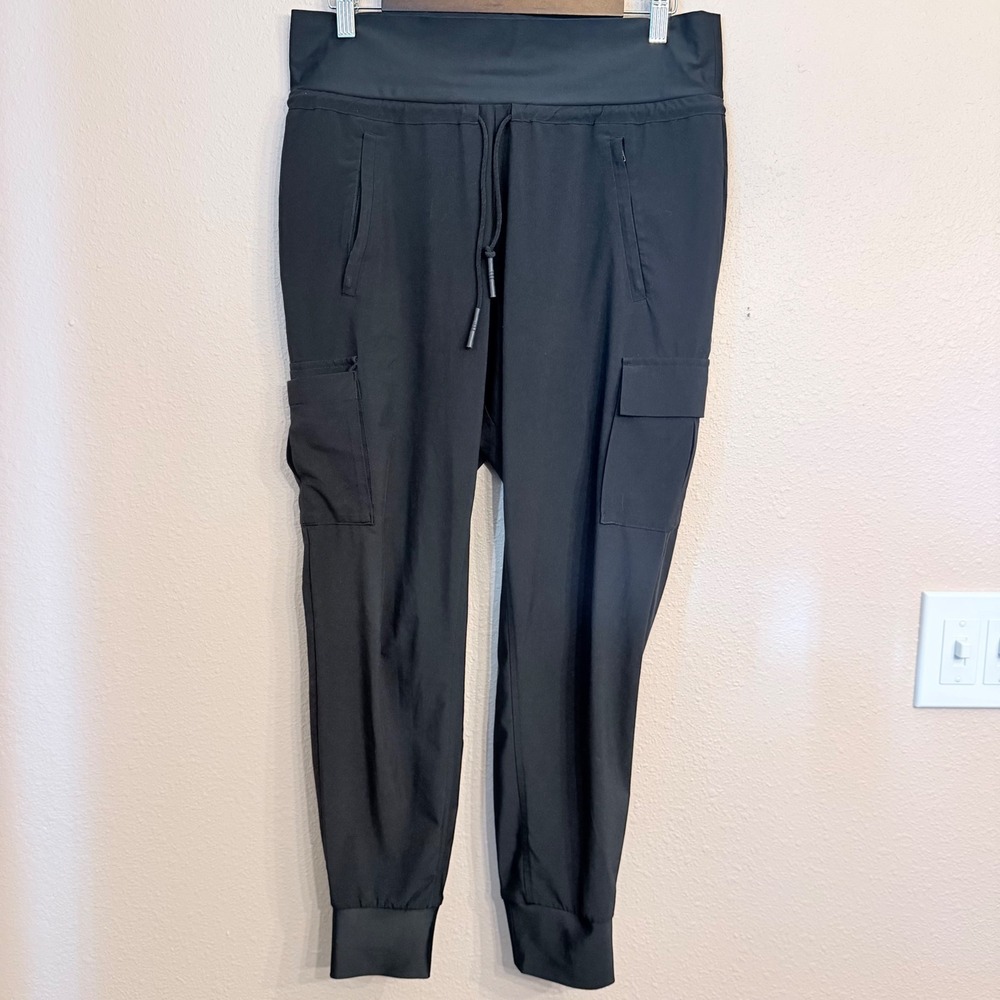 Athleta Headlands Hybrid Cargo II Joggers Black Pants 405713 Size 6